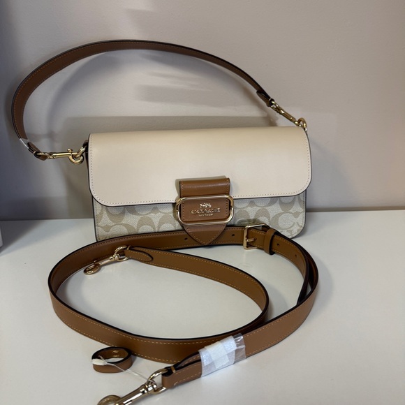 Coach CR332 - Picture 10 of 10